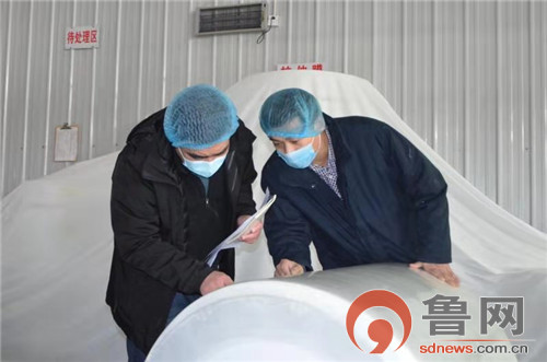 推迟外贸订单 满负荷生产保内需——潍坊鑫丰纺织复产保障疫情防控物资供应侧记